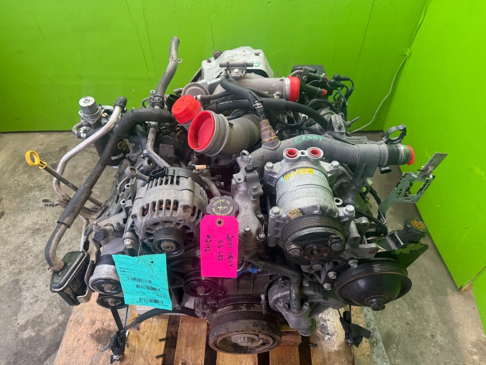 01-04 CHEVROLET GMC 2500 3500 6.6 LB7 DURAMAX DIESEL ENGINE MOTOR NO CORE