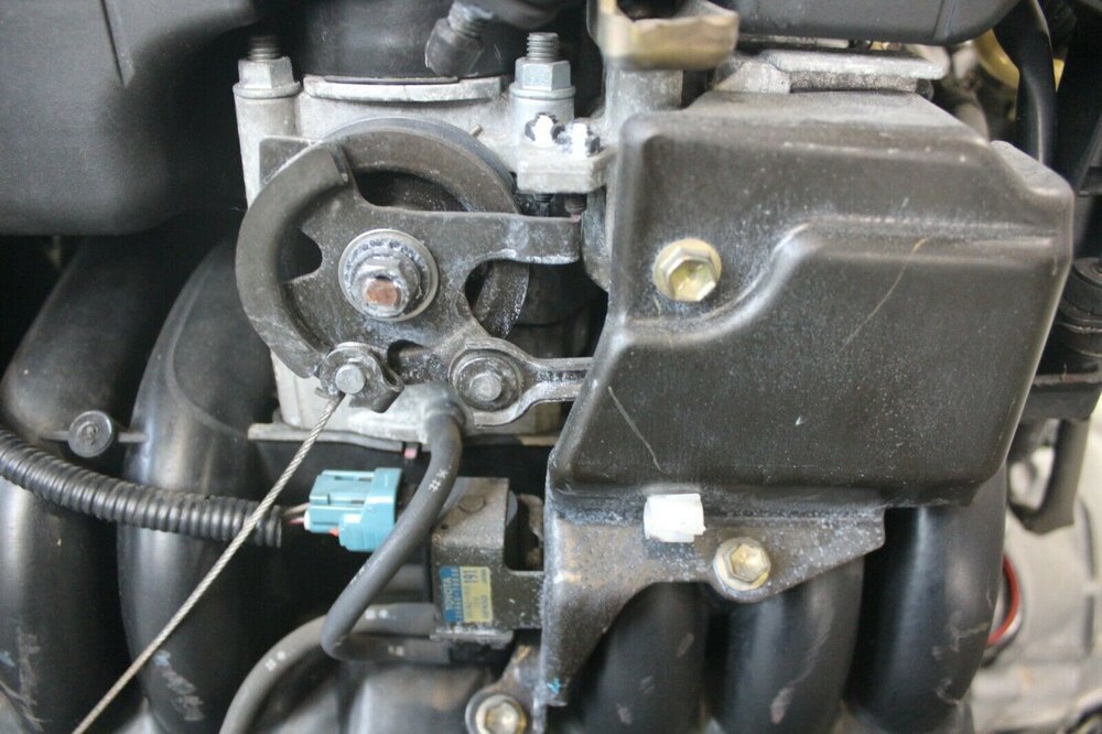 Second image of Toyota Altezza IS200 2.0L BEAMS 1G-FE Engine w/ 6-Speed MT JDM