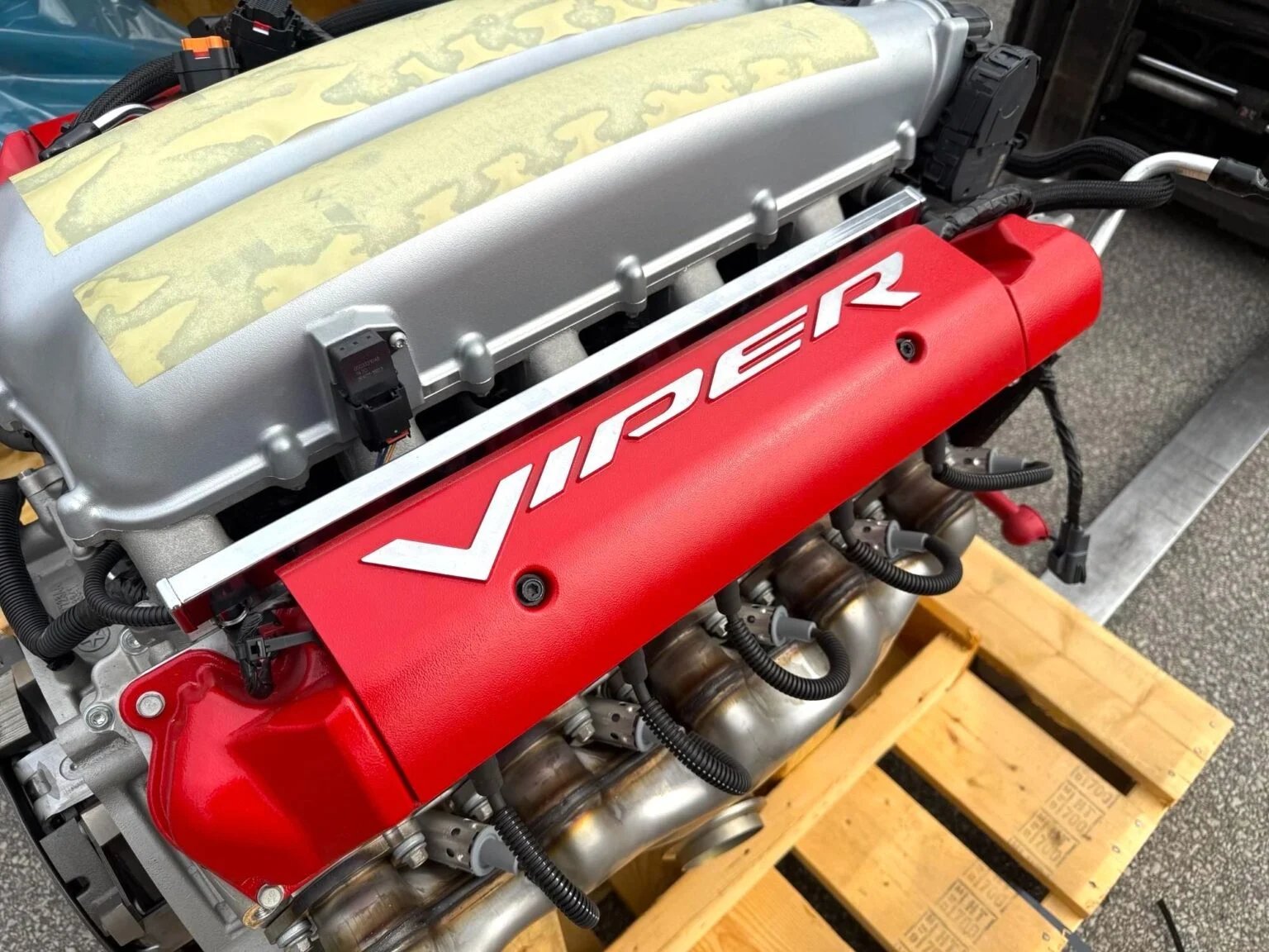 Second image of Dodge Viper SRT-10 8.4L V10 Engine – Complete OEM Motor
